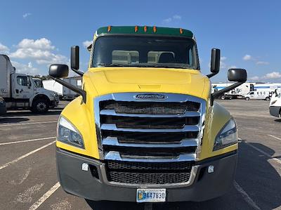 Used 2019 Freightliner Cascadia Detroit DD15AT Semi Truck for sale #229865 - photo 2