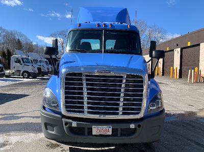 Used 2019 Freightliner Cascadia Detroit DD13 Semi Truck for sale #230573 - photo 2