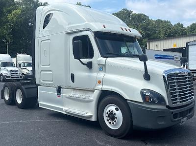 Used 2019 Freightliner Cascadia Detroit DD15AT Semi Truck with Sleeper Cab for sale #230587 - photo 1