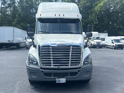 Used 2019 Freightliner Cascadia Detroit DD15AT Semi Truck with Sleeper Cab for sale #230587 - photo 2