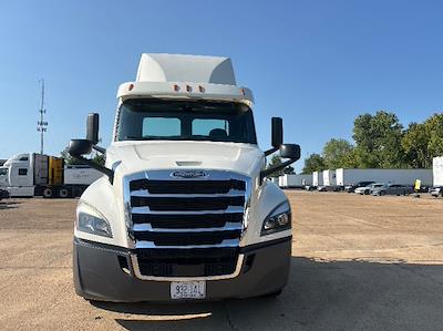 Used 2019 Freightliner Cascadia Detroit DD13 Semi Truck for sale #230795 - photo 2