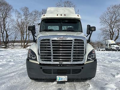 Used 2019 Freightliner Cascadia Detroit DD13 Semi Truck for sale #231160 - photo 2