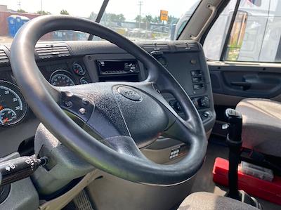 Used 2019 Freightliner Cascadia - photo 1