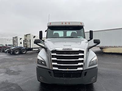 Used 2019 Freightliner Cascadia Detroit DD15AT Semi Truck for sale #231524 - photo 2
