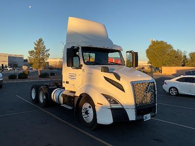 Used 2019 Volvo VNL - photo 1