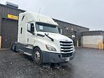 Used 2019 Freightliner Cascadia Detroit DD15AT Semi Truck with Sleeper Cab for sale #232196 - photo 1