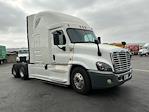 Used 2019 Freightliner Cascadia Detroit DD15AT Semi Truck with Sleeper Cab for sale #232794 - photo 1