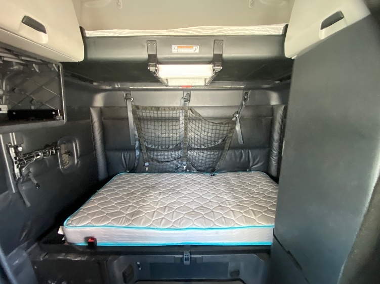Used 2024 Freightliner Cascadia - photo 18