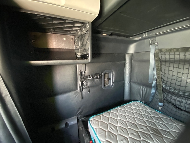 Used 2024 Freightliner Cascadia - photo 21