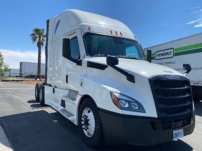 Used 2024 Freightliner Cascadia - photo 1