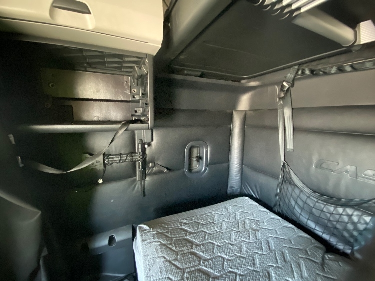 Used 2024 Freightliner Cascadia - photo 21