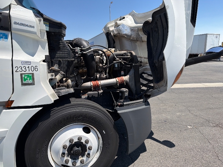 Used 2024 Freightliner Cascadia - photo 22
