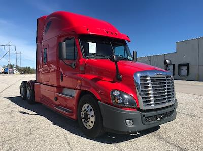 Used 2019 Freightliner Cascadia - photo 1