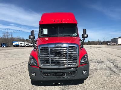 Used 2019 Freightliner Cascadia - photo 1