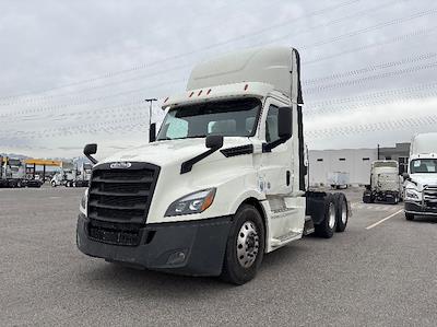 Used 2019 Freightliner Cascadia Detroit DD15AT Semi Truck for sale #233719 - photo 2