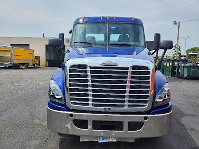 Used 2019 Freightliner Cascadia Detroit DD13 Semi Truck for sale #233892 - photo 2