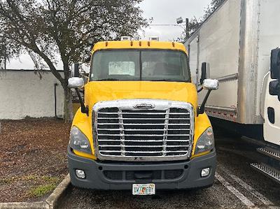 Used 2019 Freightliner Cascadia Detroit DD13 Semi Truck for sale #234259 - photo 2