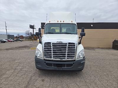Used 2019 Freightliner Cascadia Detroit DD13 Semi Truck for sale #234934 - photo 2