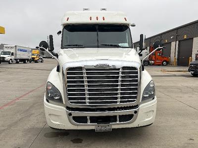 Used 2019 Freightliner Cascadia Detroit DD15AT Semi Truck with Sleeper Cab for sale #235001 - photo 2