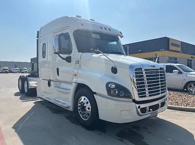 Used 2019 Freightliner Cascadia Detroit DD15AT Semi Truck with Sleeper Cab for sale #235005 - photo 1