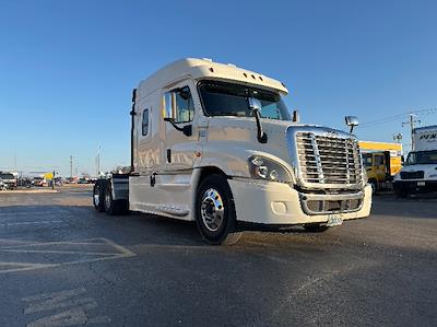 Used 2019 Freightliner Cascadia Detroit DD15AT Semi Truck with Sleeper Cab for sale #235021 - photo 1