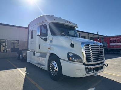 Used 2019 Freightliner Cascadia - photo 1