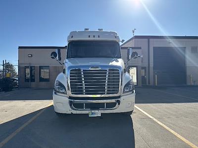 Used 2019 Freightliner Cascadia - photo 1