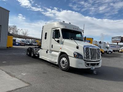 Used 2019 Freightliner Cascadia - photo 1