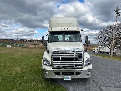 Used 2019 Freightliner Cascadia Detroit DD13 Semi Truck for sale #235375 - photo 2