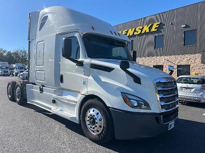 Used 2019 Freightliner Cascadia Detroit DD15AT Semi Truck with Sleeper Cab for sale #235662 - photo 1