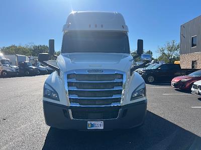 Used 2019 Freightliner Cascadia Detroit DD15AT Semi Truck with Sleeper Cab for sale #235662 - photo 2
