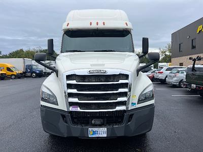 Used 2019 Freightliner Cascadia Detroit DD15AT Semi Truck with Sleeper Cab for sale #235666 - photo 2