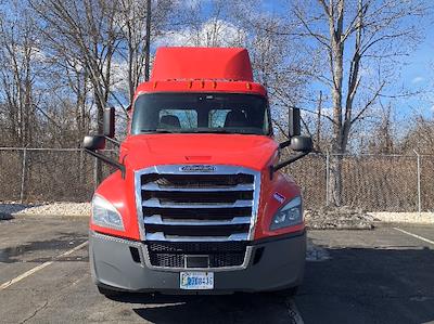 Used 2019 Freightliner Cascadia Detroit DD13 Semi Truck for sale #235907 - photo 2