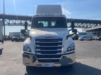 Used 2019 Freightliner Cascadia Detroit DD13 Semi Truck for sale #236260 - photo 2