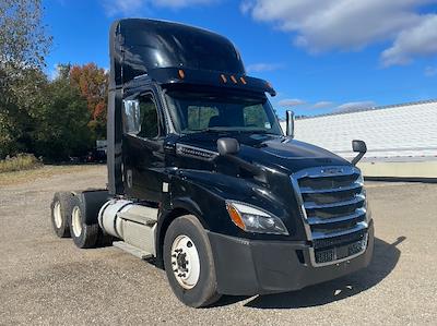 Used 2019 Freightliner Cascadia Detroit DD15AT Semi Truck for sale #237327 - photo 1