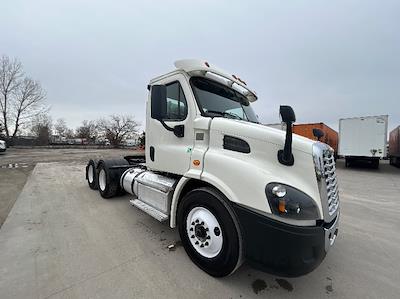 Used 2019 Freightliner Cascadia - photo 1