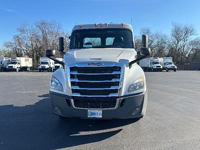 Used 2019 Freightliner Cascadia Detroit DD13 Semi Truck for sale #237487 - photo 2