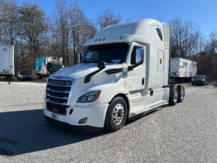 Used 2019 Freightliner Cascadia - photo 5