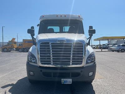 Used 2019 Freightliner Cascadia Detroit DD13 Semi Truck for sale #238592 - photo 2