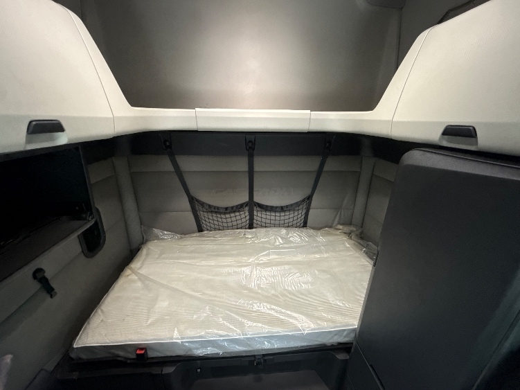 Used 2019 Freightliner Cascadia - photo 18