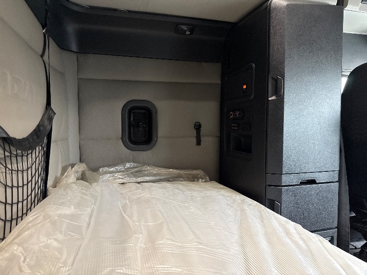 Used 2019 Freightliner Cascadia - photo 20
