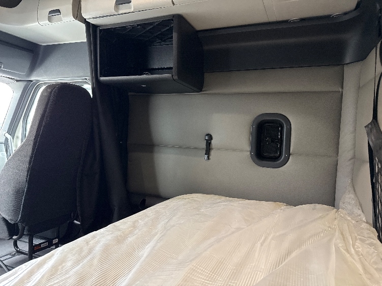 Used 2019 Freightliner Cascadia - photo 21
