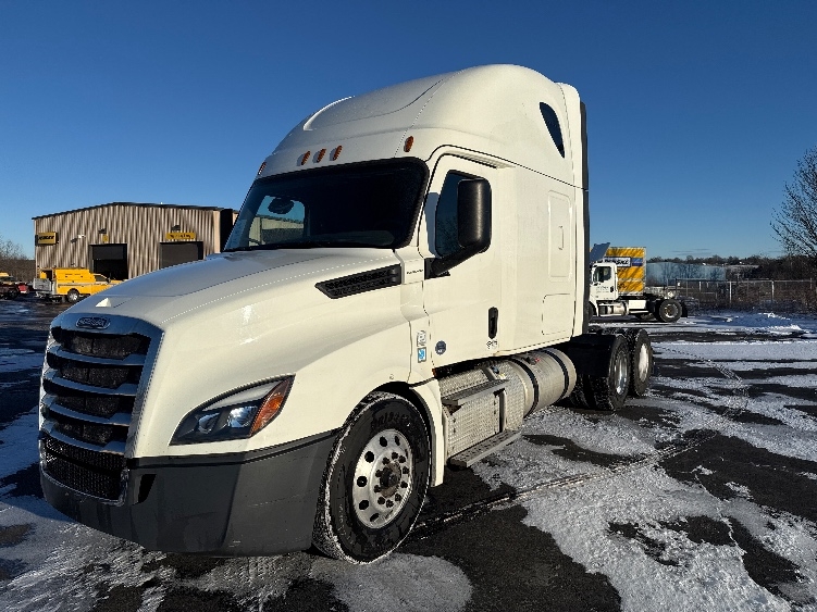Used 2019 Freightliner Cascadia - photo 5