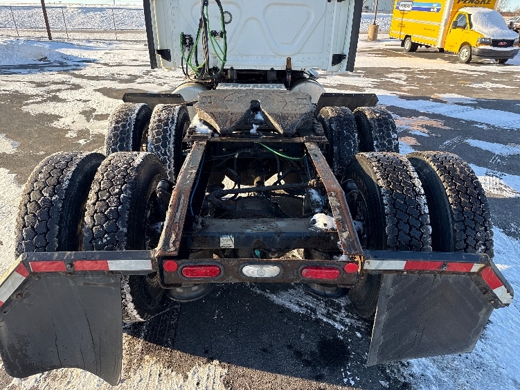 Used 2019 Freightliner Cascadia - photo 8