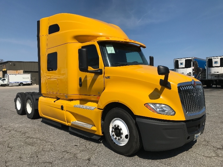 Used 2019 International LT - photo 1
