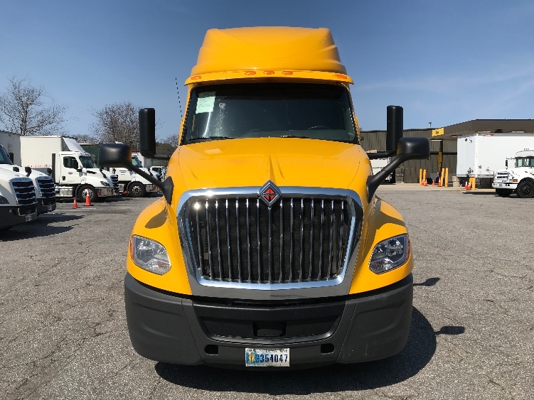 Used 2019 International LT - photo 2