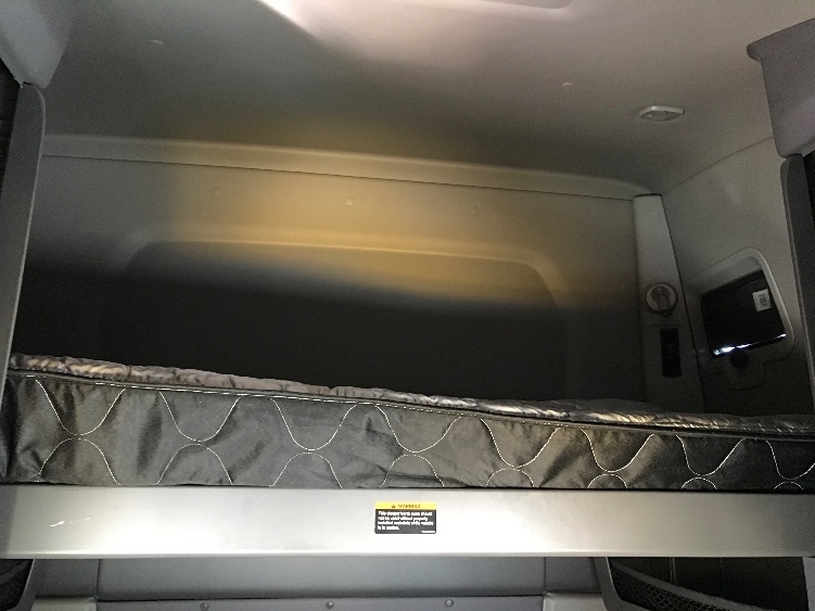 Used 2019 International LT - photo 24