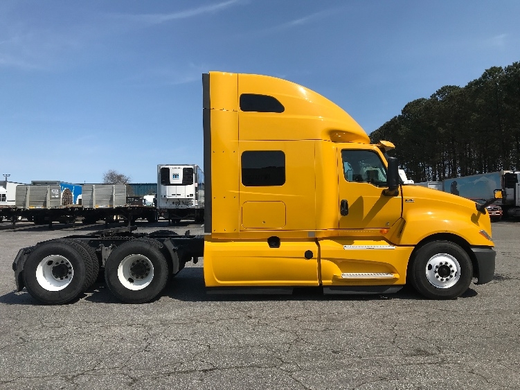Used 2019 International LT - photo 10
