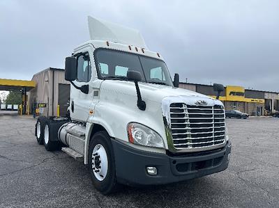 Used 2019 Freightliner Cascadia - photo 1