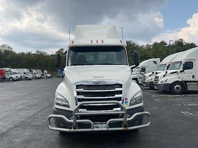 Used 2019 Freightliner Cascadia Detroit DD15AT Semi Truck for sale #244242 - photo 2